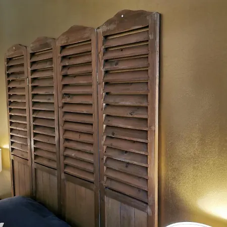 & ! 3 Bedrooms, 2 Bathrooms Apartment Paris