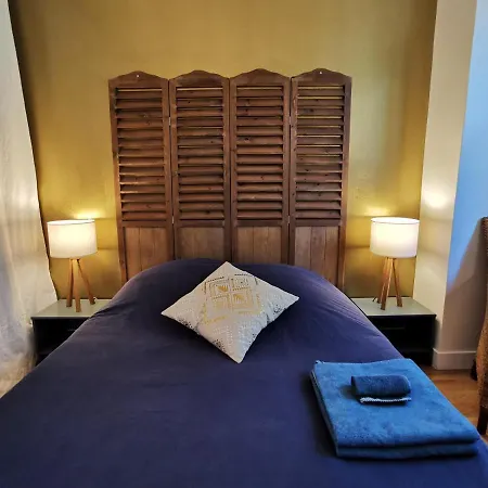 & ! 3 Bedrooms, 2 Bathrooms Apartment *
